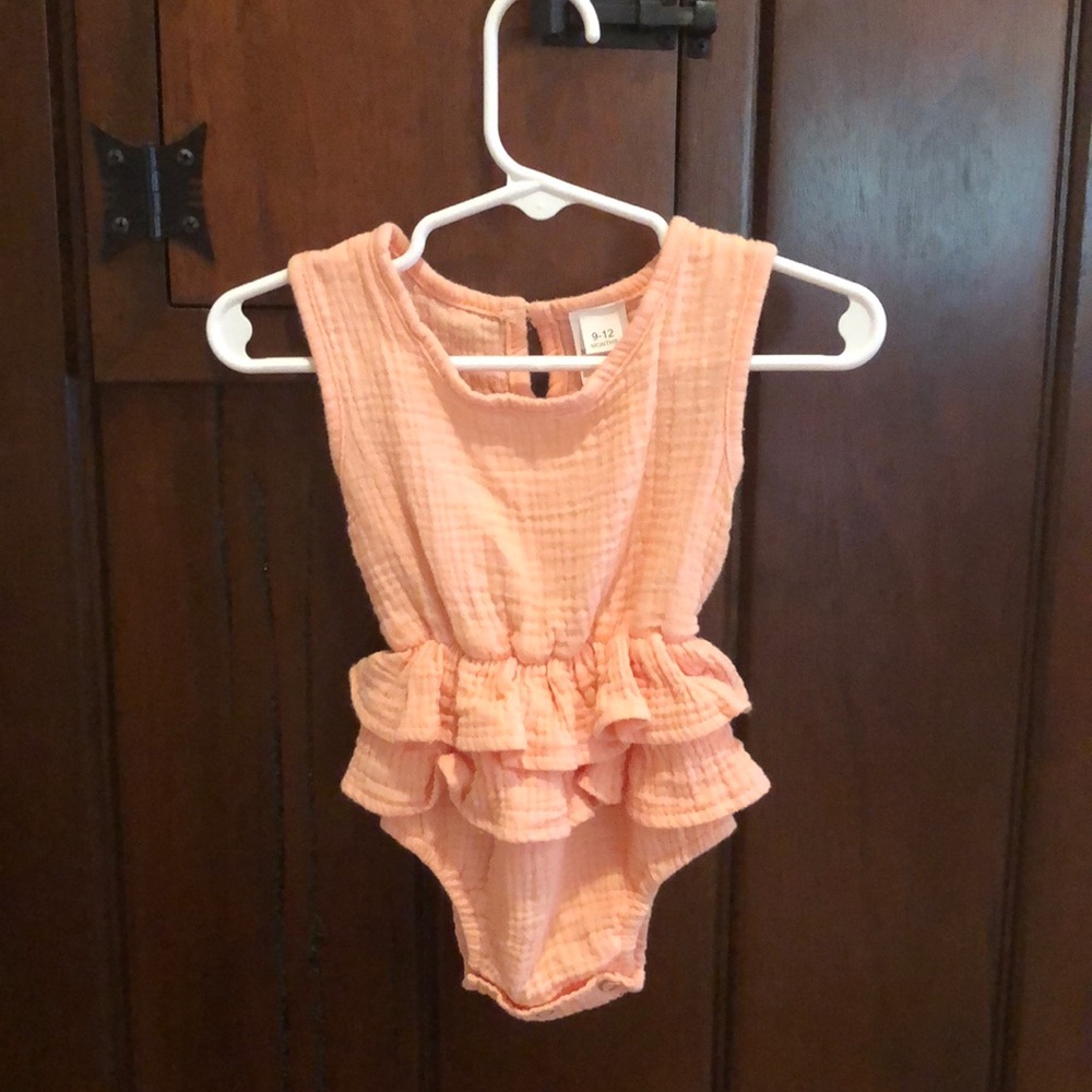 Bailey’s Blossoms Baby Girl Body Suit EUC